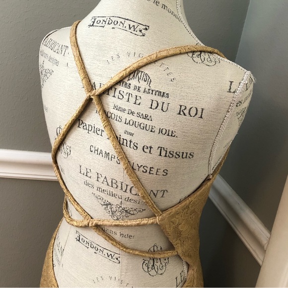 NEW LA FEMME SZ 12 GOLD LACE ILLUSION FORMAL EVENING GOWN - Picture 12 of 16